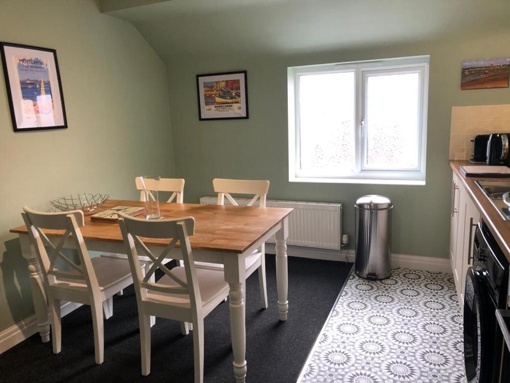 Bare Village Holiday Apartment Morecambe Exterior photo